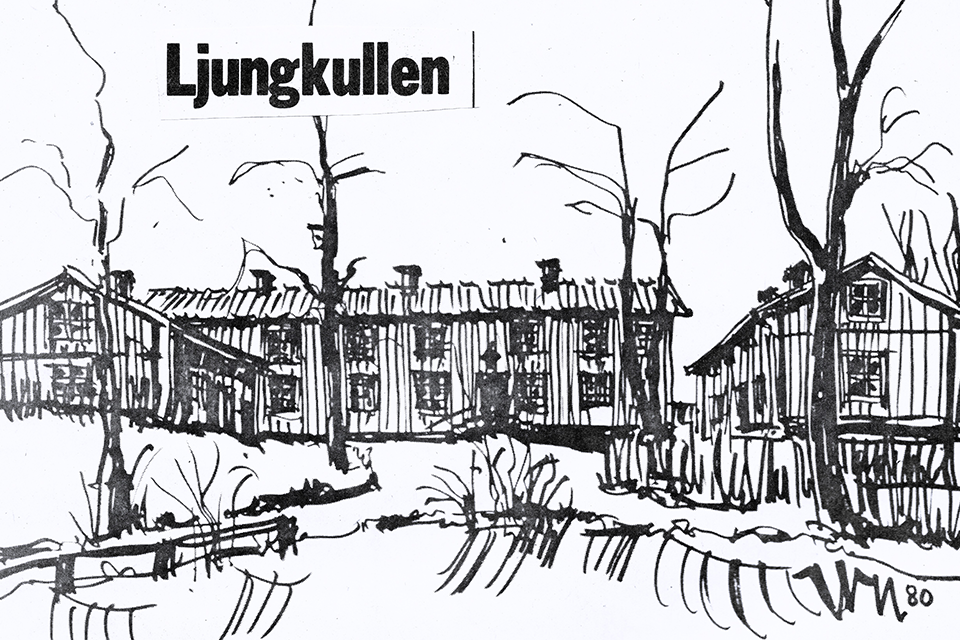 Illustration av ett äldre trähus på en kulle.