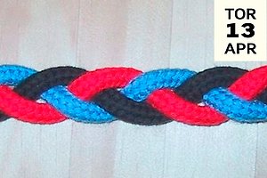 textilband i rött, blått och svart